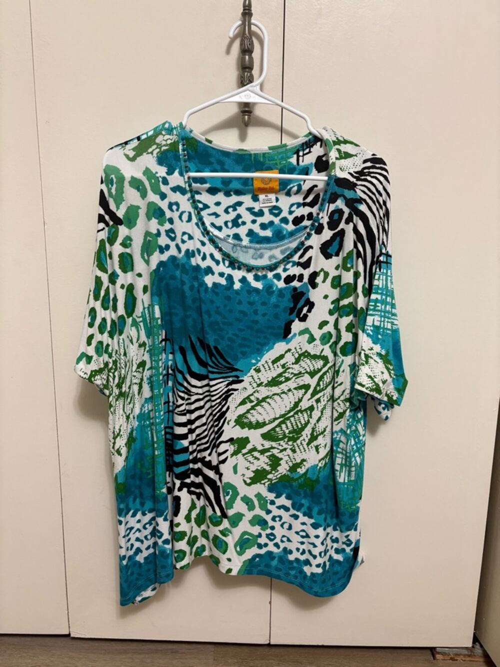 Ruby Rd Woman's Blue Green Abstract Print Everyday Top Beaded Neck Size  XL